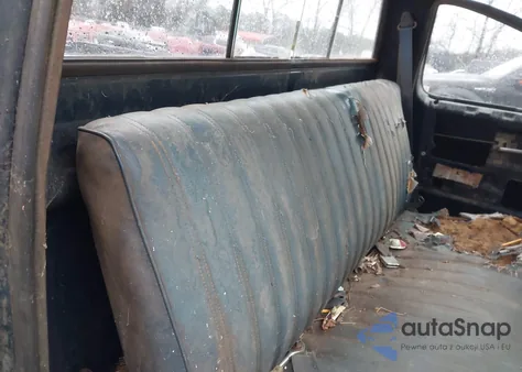 1984 Chevrolet C10 z USA, uszkodzony, nr VIN 1GCCC14H1EF367259